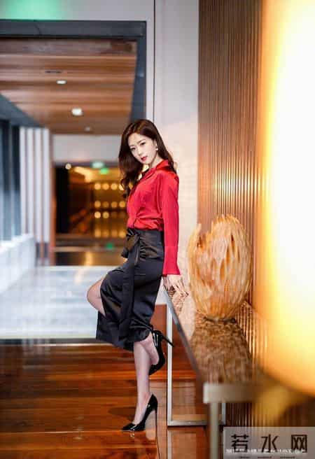 温柔而不失个性的精致女人通勤穿搭，举手投足间从容自信