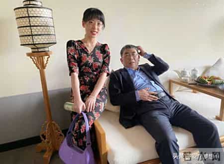 聂卫平生前与女粉丝留影