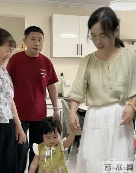 苏子终于生了-二胎剖腹产男孩，公婆最开心 得偿所愿 网友：恭喜 ！