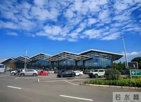 去年小姑子蹭我们车回家,路上花3000,她一分不出,今年我没惯她