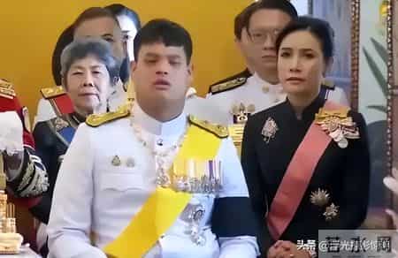 诗妮娜贵妃印度之行结束，4天换了5套造型，41岁生日复出试水成功