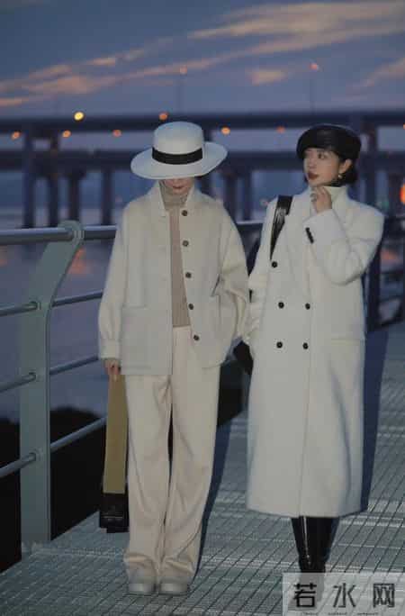 60+的她常常被夸衣品比女儿还好，她的时髦经验，都藏在穿搭里