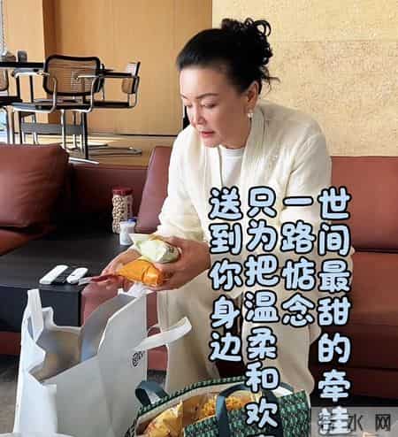 小杨阿姨带玥儿箖箖回京，张兰提前准备零食早餐，家人团聚好温馨，汪家孙辈回京住一周！