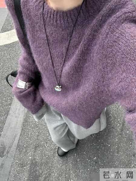 冬日穿灰配紫才是温柔与高级的天花板