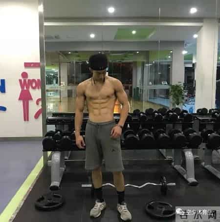 空少小哥哥，简直不要太帅了