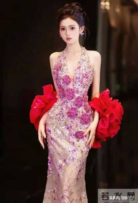 上海一模特 身高182cm 身材拥有黄金比例 散发迷人魅力