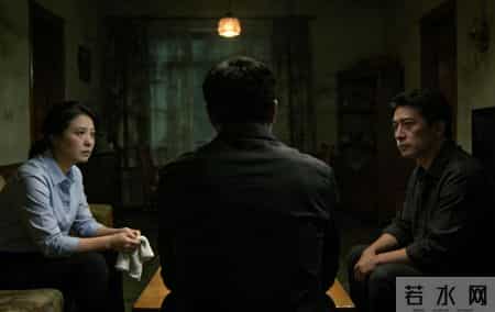 弟弟负债妈妈让我卖掉房子救人，我反问：你给他的房车留着过年？