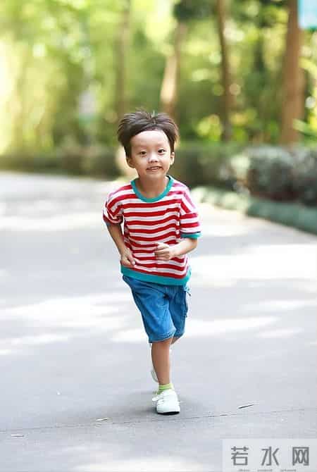 婆婆说我怀女儿，逼儿子和我离婚，1年后前夫车祸，她跪我家认错