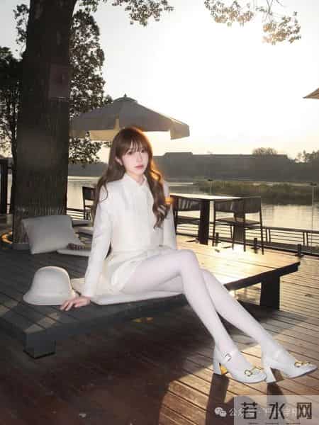 纯白氛围感穿搭｜秋日温柔杀