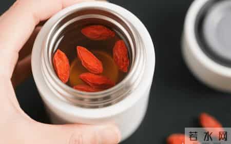 36 岁男子每天坚持喝枸杞水降血糖、养肾，3 个月后健康情况如何？