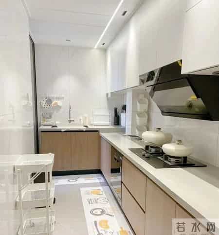 浙江一新婚夫妇火了，凭楼道一鞋柜而被无数人模仿，那叫一个高级