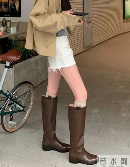 最近火了一双鞋，叫"美拉德靴"！时髦显高，配裤子、裙子都好看！