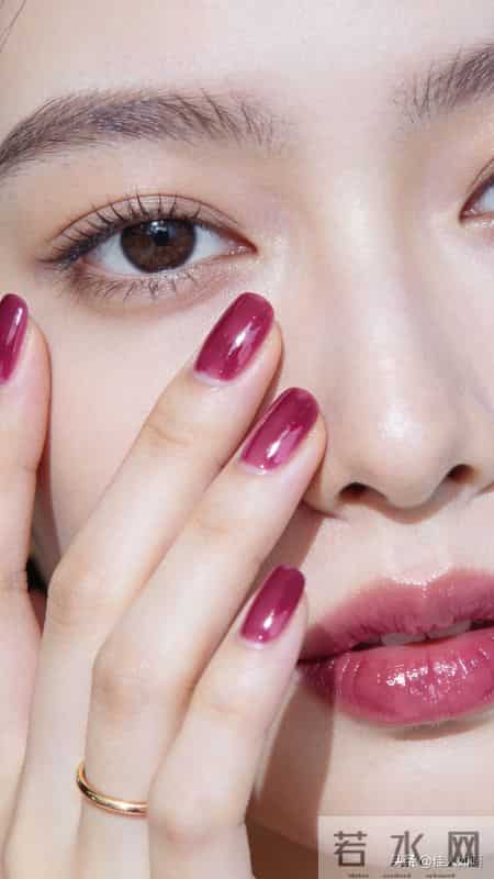 清透妆造+金戒指，这是不是你想要的纯欲感？