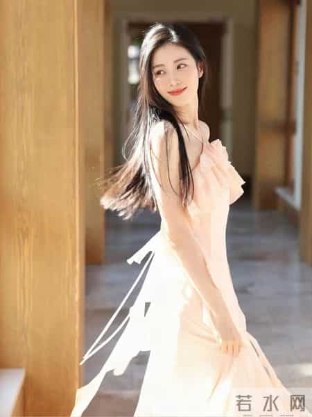 一年只穿一次，为那种“不像我自己”的时刻