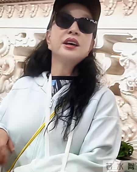 钱再多有什么用？75岁的“风流妖精”刘晓庆，已经走上另一条道路