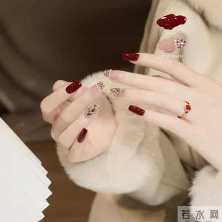 红到发黑!这副穿戴甲把过年氛围感焊在手上