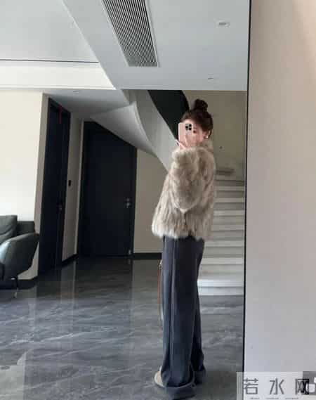 “浅棕皮草 + 阔腿裤” 太绝了！富家千金秋冬氛围感直接拉满～