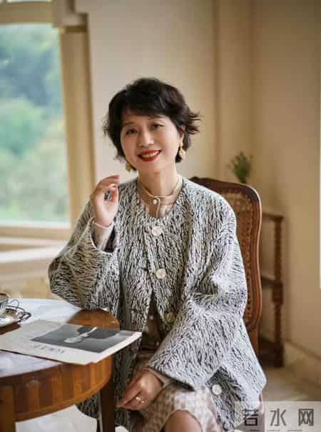 “大妈发型”有多暴露老态？看完3组对比就知道，年纪越大越油腻