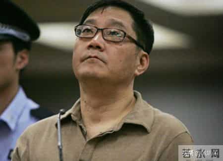 结婚23年她的内衣都是丈夫洗，在丈夫入狱后，她为夫还债三千万