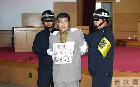 村里的孤僻者,韩卫星变态割蛋十年,最后一个受害者是发小,最惨