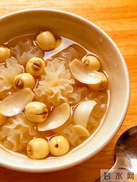 莲子搭一物，肺里垃圾一扫光！连喝2天，喉咙不痒痰也没了