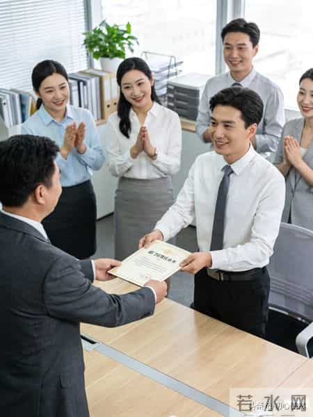 摩羯座：2月1日，星期日，一场蓄力已久的惊喜正在奔赴