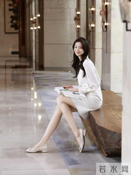 温柔的白色系穿搭