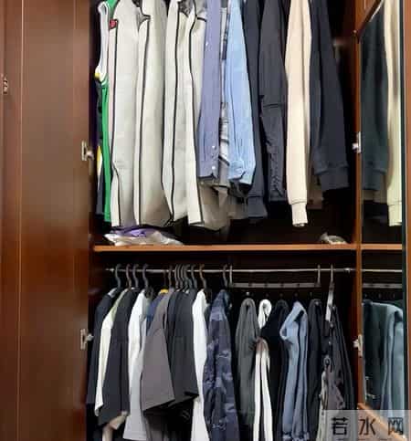 断舍离后，我劝中年男别买这5类“冬装”，穿一次尴尬一次还显土