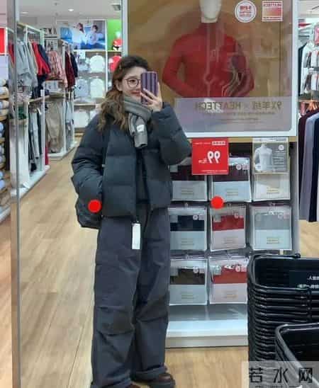 挖到宝！优衣库这件被低估的格子羽绒服，韩系懒人穿搭直接封神
