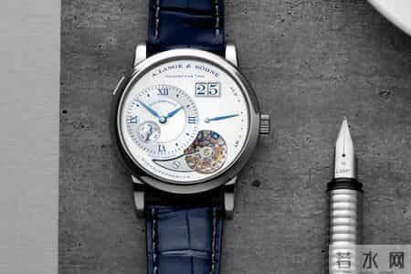 神级起步！出手即经典！这些一步到位毕业表，我只要一块就好！