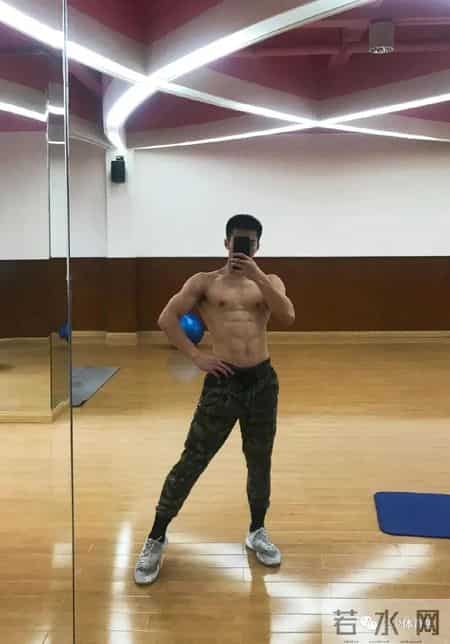 空少小哥哥，简直不要太帅了