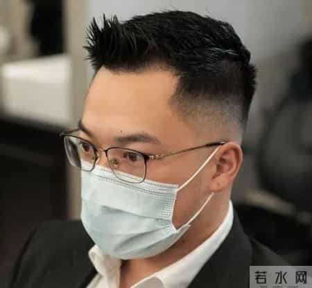 男人过了40岁，尽量少留这4种“发型”，乍一看时髦，实际很土气