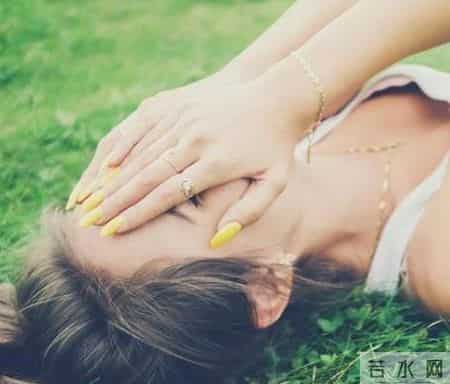 女人开始衰老的7大迹象,没超过3个,说明你还处在花期