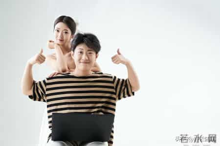 住闺女家2个月，闺女加班没回，女婿红着眼眶说：妈，和你说个事