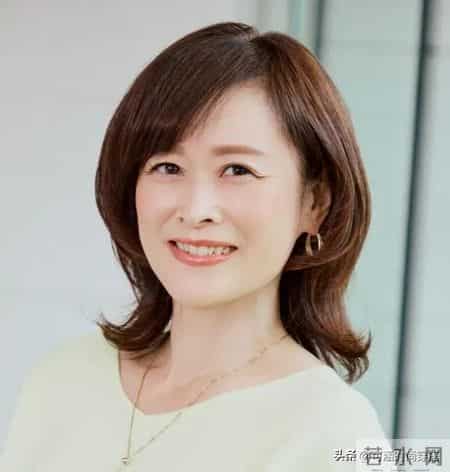 新年烫头最怕显老10岁？50+女人照着这篇烫，真不翻车