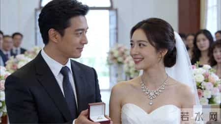 结婚当天男闺蜜送她定情项链，妻子戴了全程，我忍到散场提分手