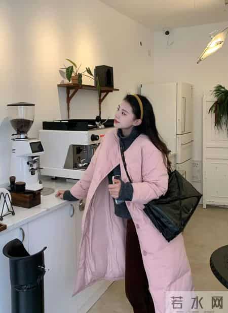 今冬火了一种新穿法,叫”羽绒服叠穿”,保暖又时髦!