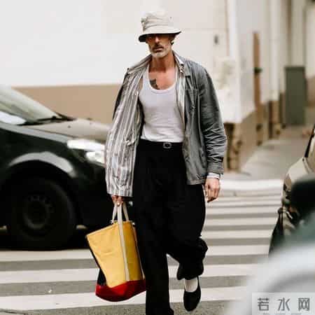 欧美男性年长更具魅力的原因：不穿老年服饰，不留光头，精致且高雅