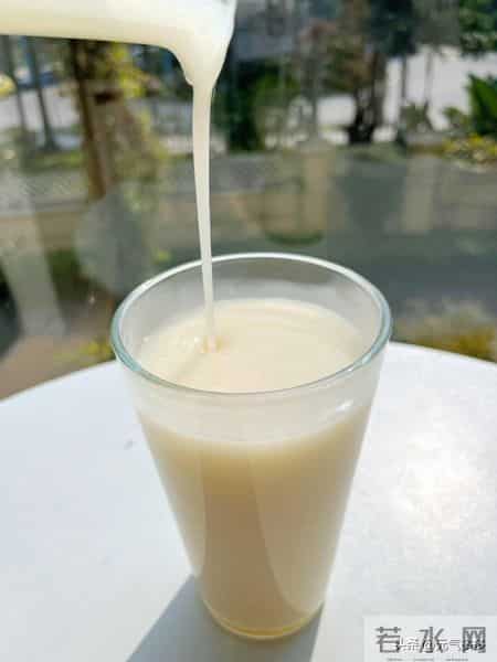 天冷了皮肤干成沙漠?我连喝一周这杯“补水神器”,朋友都追着问