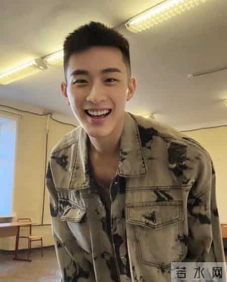 寸头与笑涡，少年感的终极答案（推粉丝16.8w）