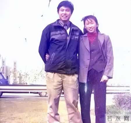 04年，父亲把双胞胎女儿送人，20年后疯狂寻找，只想知道过得如何