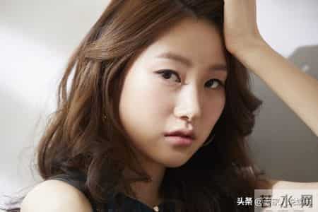 女生接吻必闭眼？心理学家揭秘：不是害羞，是身体在说“我爱你”