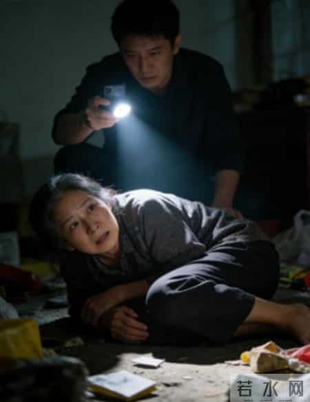 邻居天天撮合我和她女儿，我果断拒绝，没想到一个月后找到宿舍楼