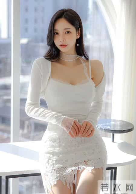 纯白蕾丝轻熟套装|是窗景里的月光柔媚美人