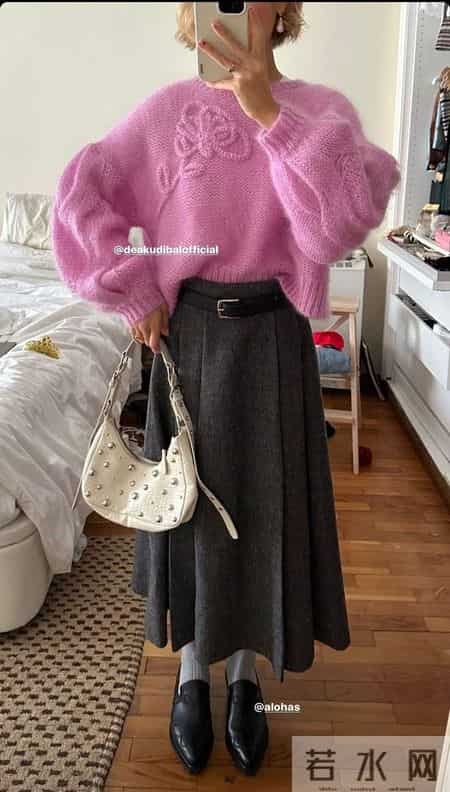 冬天的留白穿搭，是一种松弛自在的美！