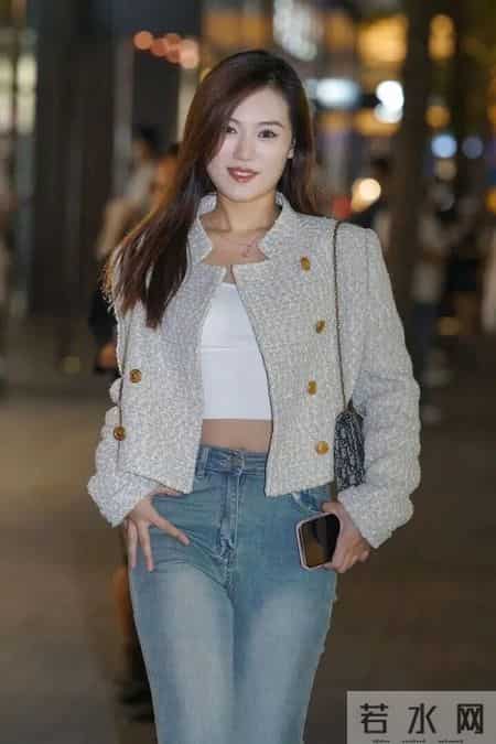 都市女生的穿搭魔法：简单几件衣服，轻轻松松赢很大