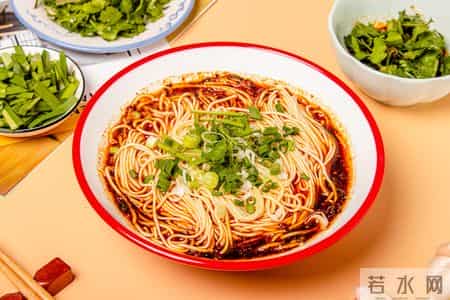 医生提醒：若长期早上吃面条，身体可能会出现这4个明显变化