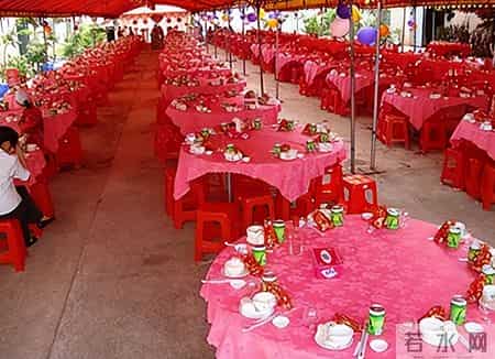 堂弟婚礼上，奶奶撒泼逼我爸立遗嘱，堂弟附和后我爸给他一耳光