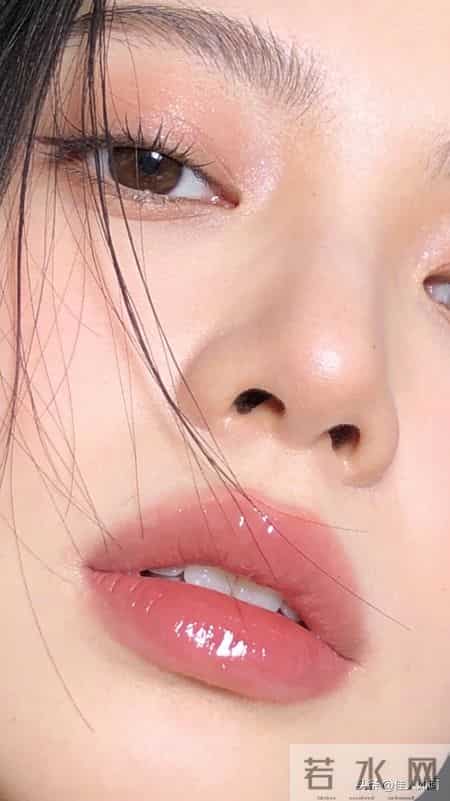 一眼沦陷的温柔！水光粉唇的少女感藏不住了