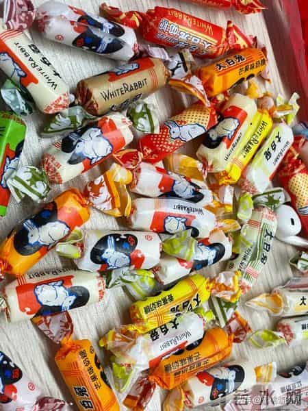 当年轻人掌握了“年货大权”,画风就变了!网友:一个比一个会买